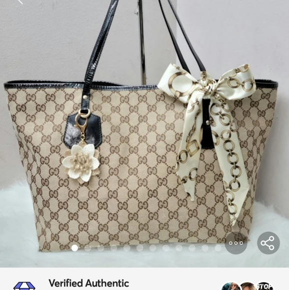 Gucci Handbags - 100% authentic Gucc GG patent canvas tote